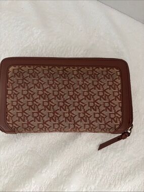 DKNY Brown Signature Logo Zip Wallet